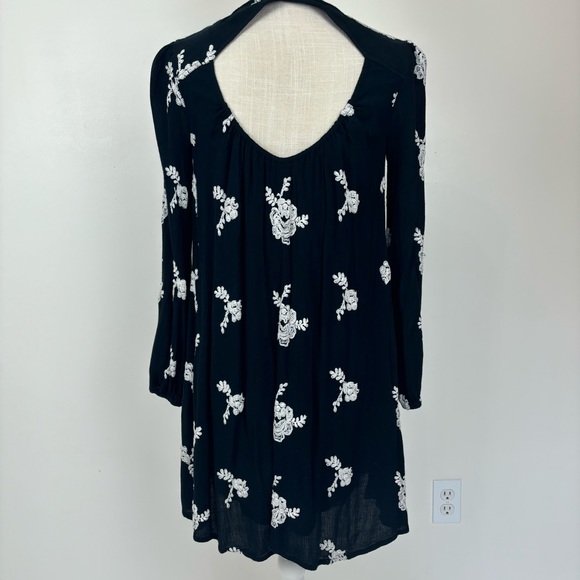 Free People - Picture 5 of 12